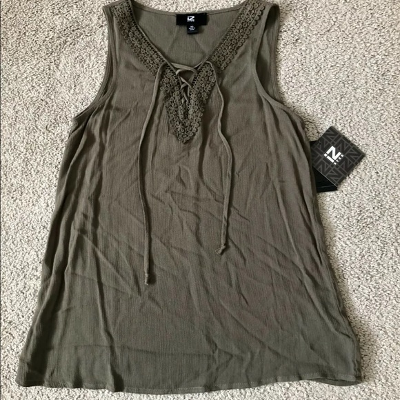 XS IZ Byer top - Picture 1 of 4